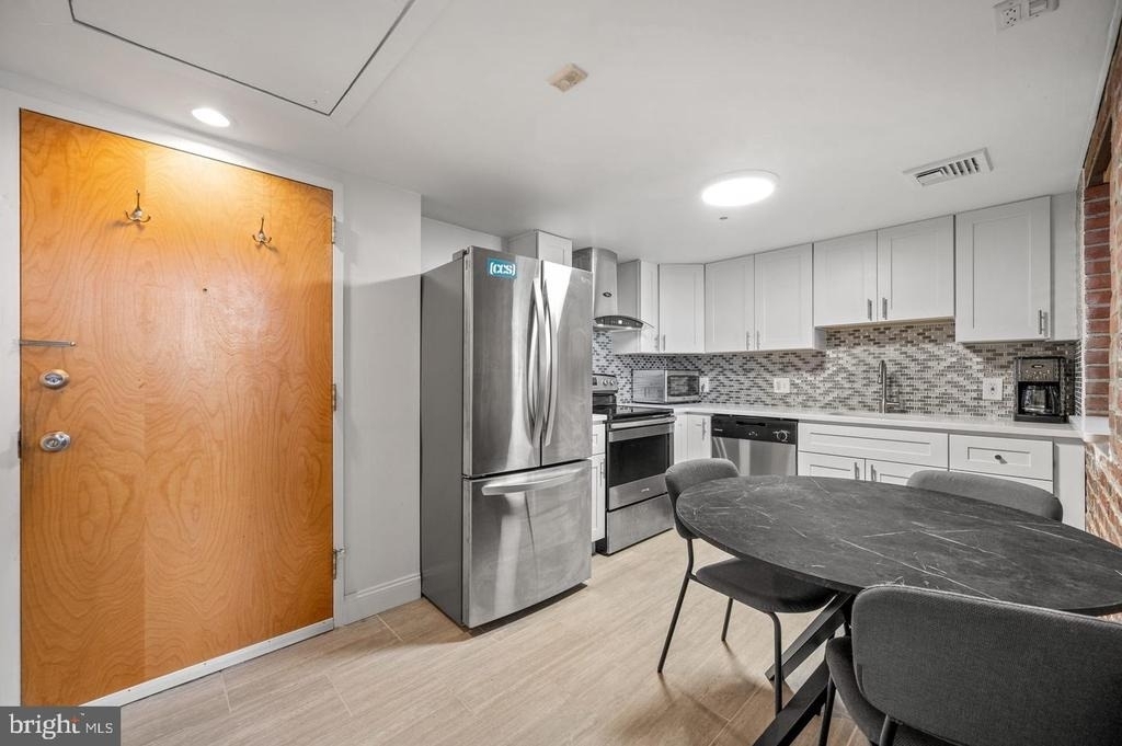 301 Race Street - Photo 8