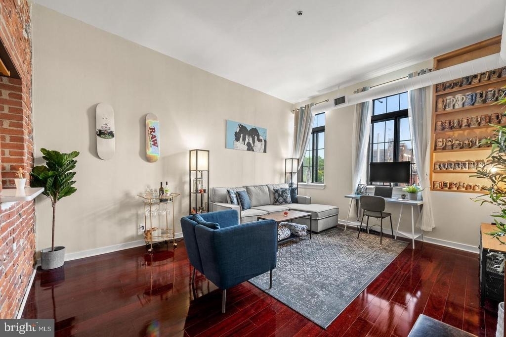 301 Race Street - Photo 0