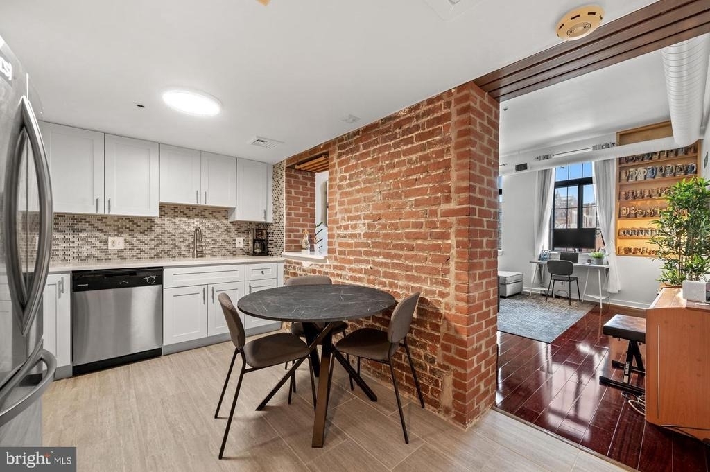 301 Race Street - Photo 2