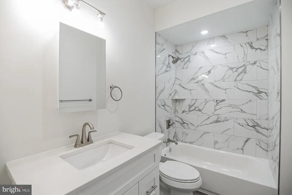 4628 Wayne Avenue - Photo 4