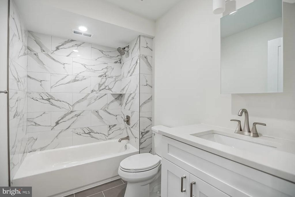 4628 Wayne Avenue - Photo 5