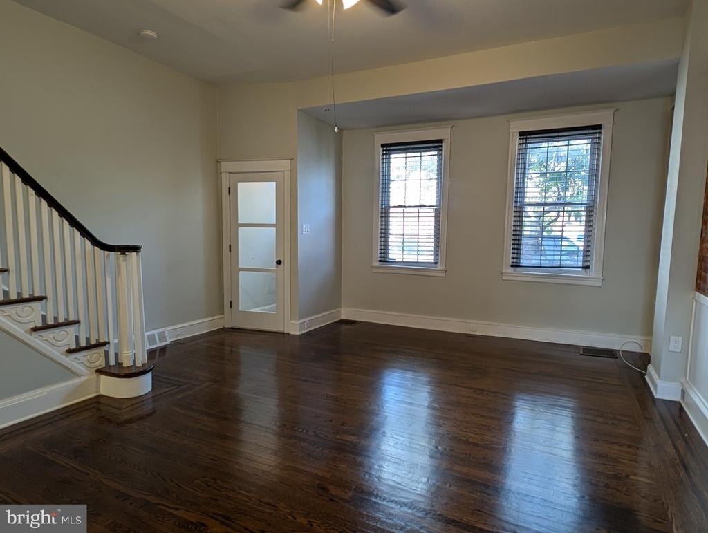 2560 E Lehigh Avenue - Photo 5