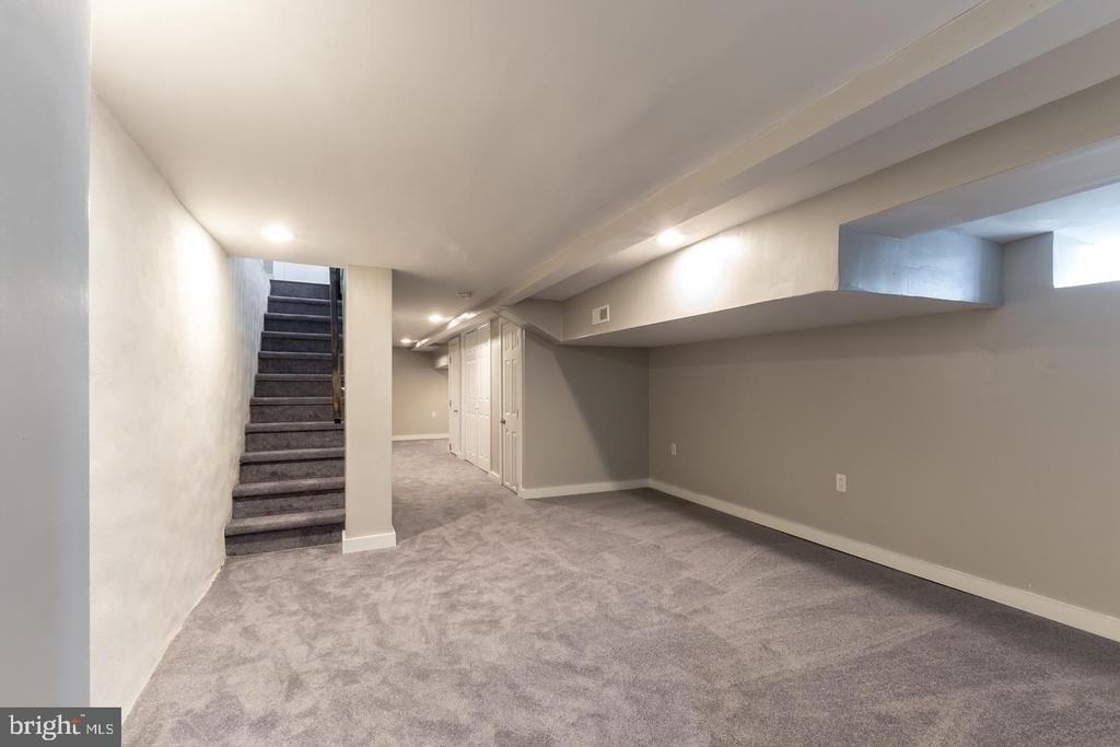 5445 Ridge Avenue - Photo 12