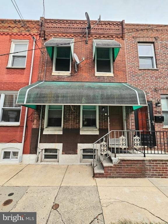 1717 S Bancroft Street - Photo 3