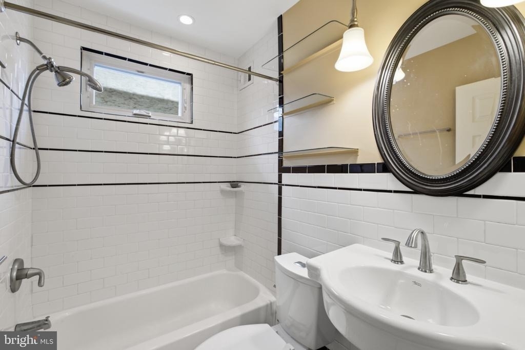 953 N Randolph Street - Photo 11