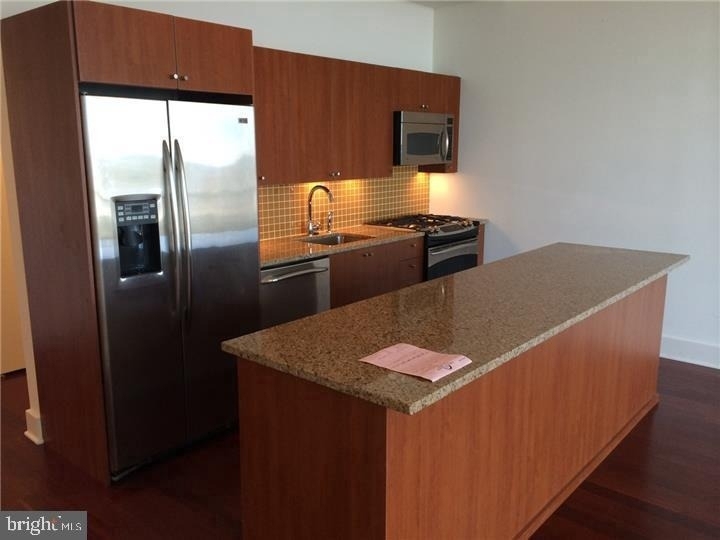 1101 Locust Street - Photo 3