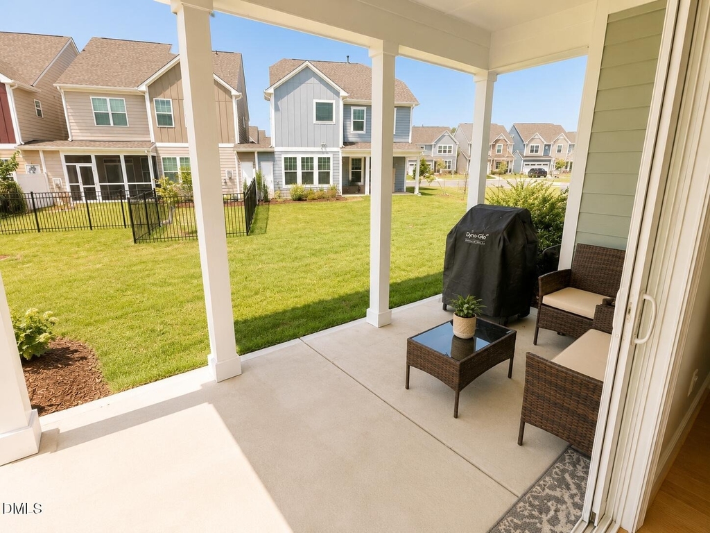118 Faxton Way - Photo 3