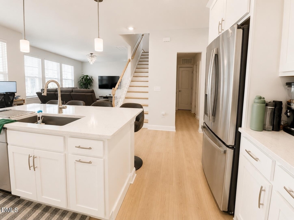118 Faxton Way - Photo 1