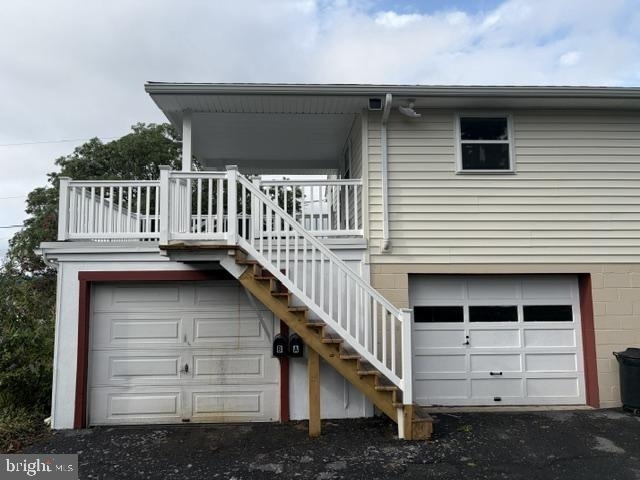 271 Redwood Drive - Photo 0