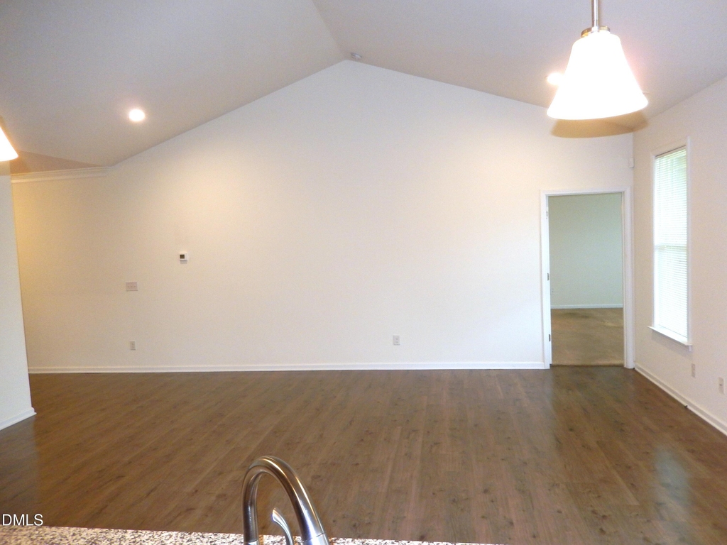 270 Oak Park Boulevard - Photo 6