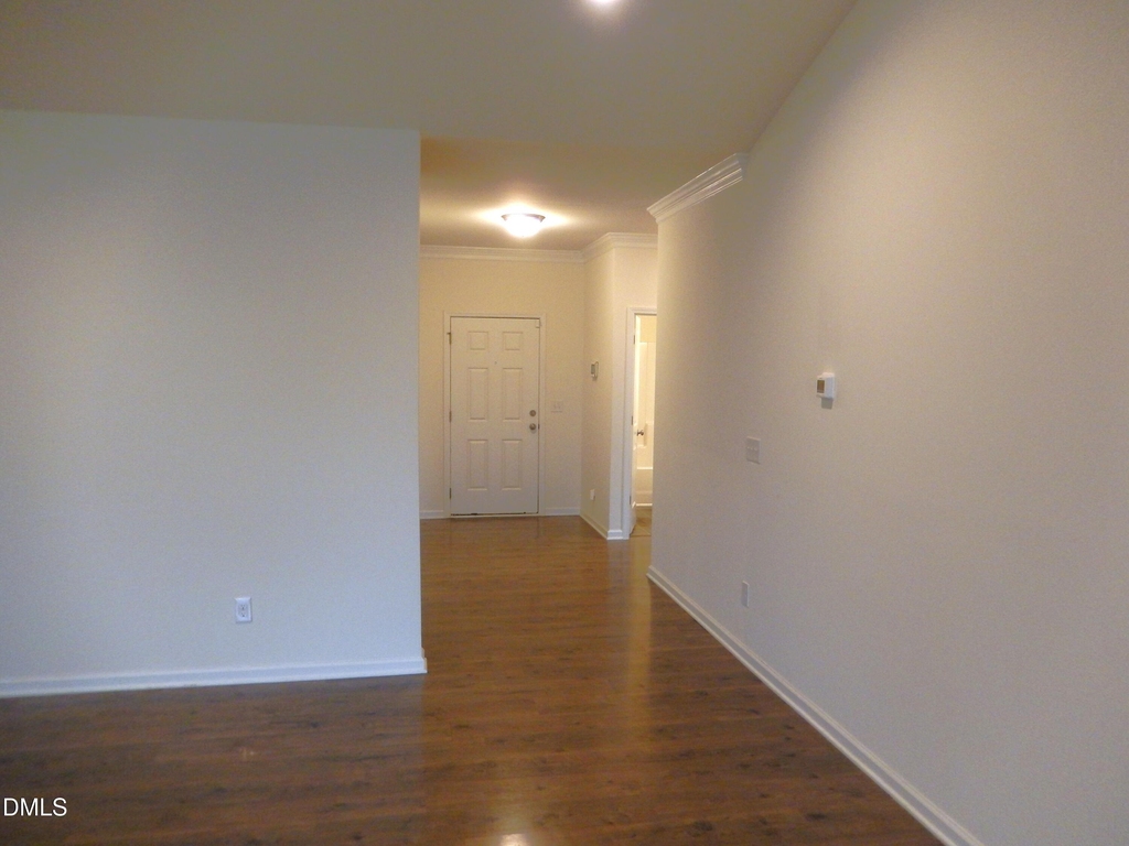 270 Oak Park Boulevard - Photo 5