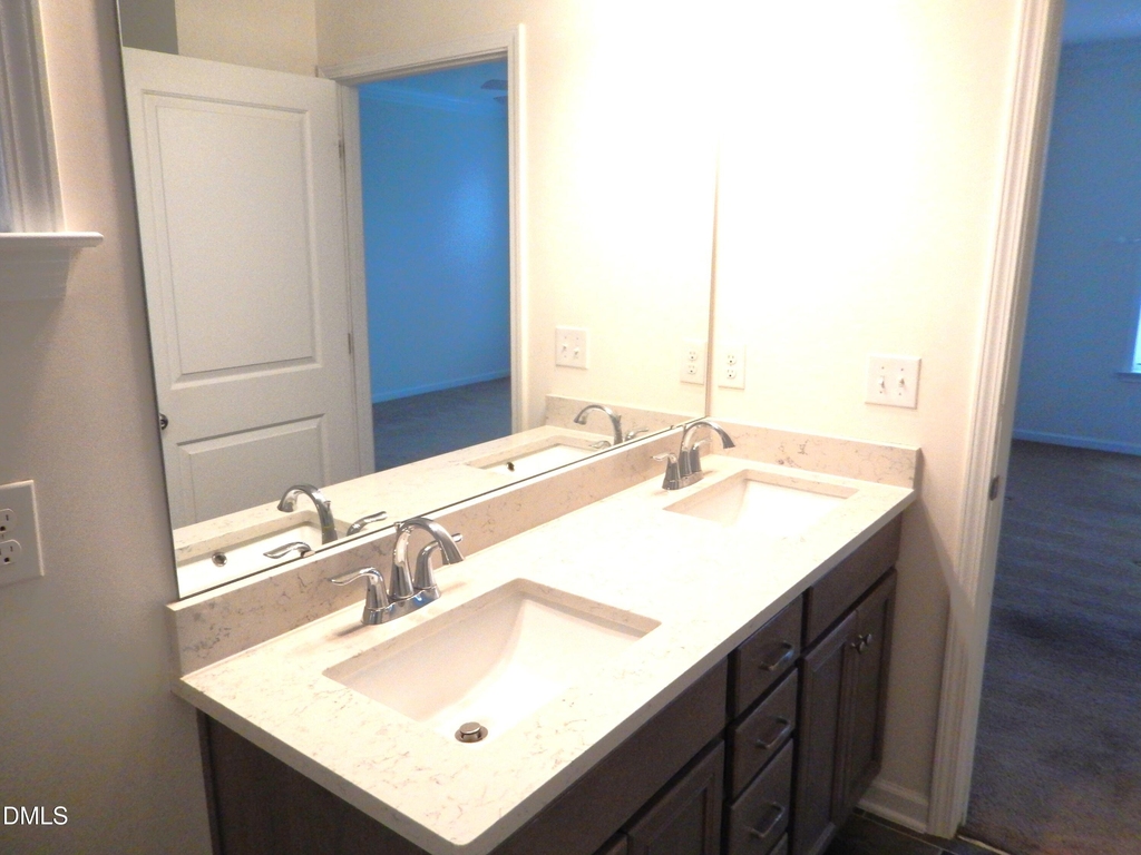 270 Oak Park Boulevard - Photo 15