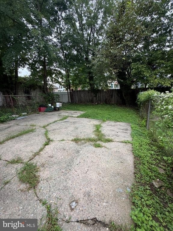 936 Carteret Avenue - Photo 1