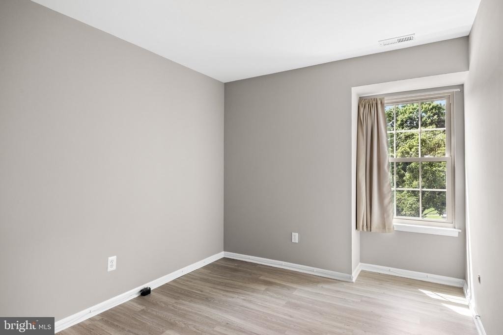 319 Tavistock - Photo 22