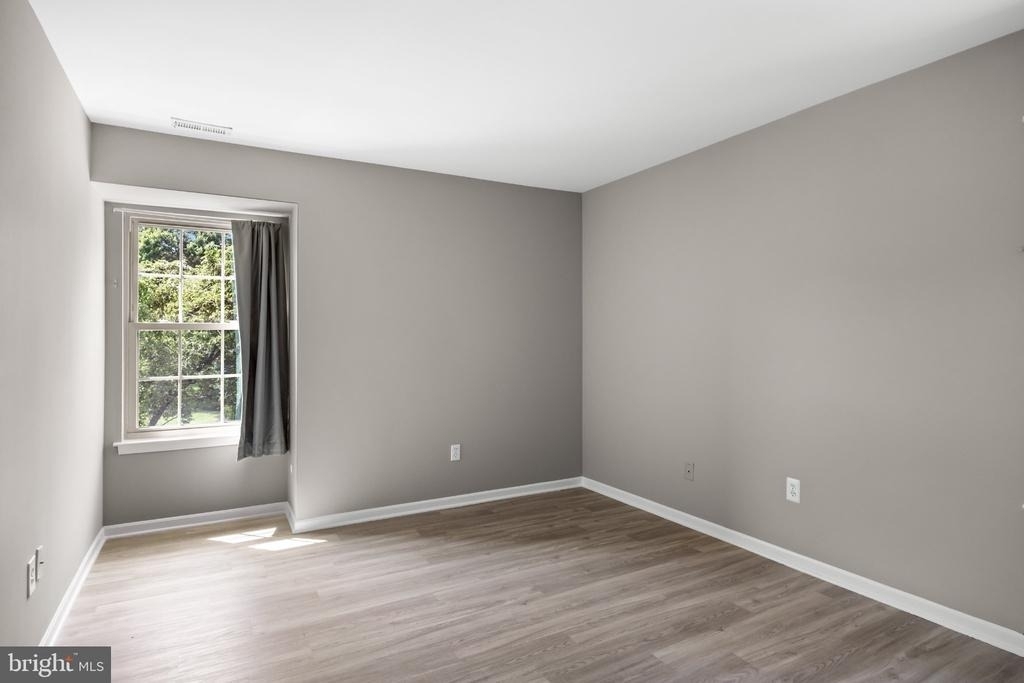 319 Tavistock - Photo 18