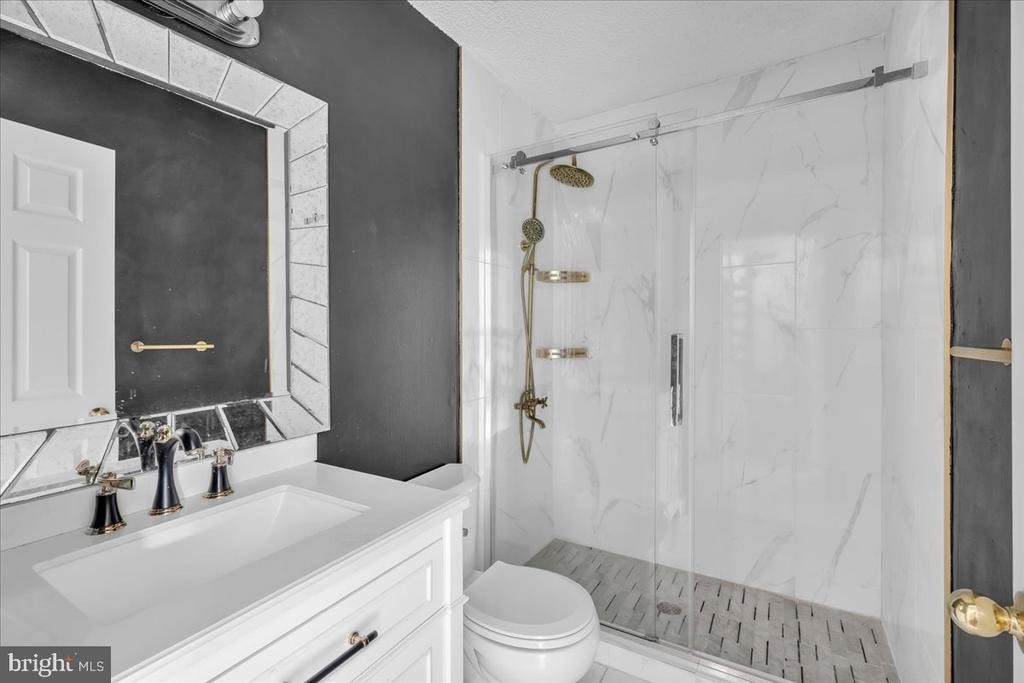 10 Franklin Place - Photo 13