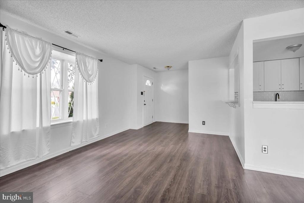 10 Franklin Place - Photo 3