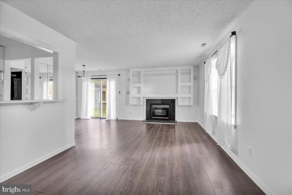 10 Franklin Place - Photo 2