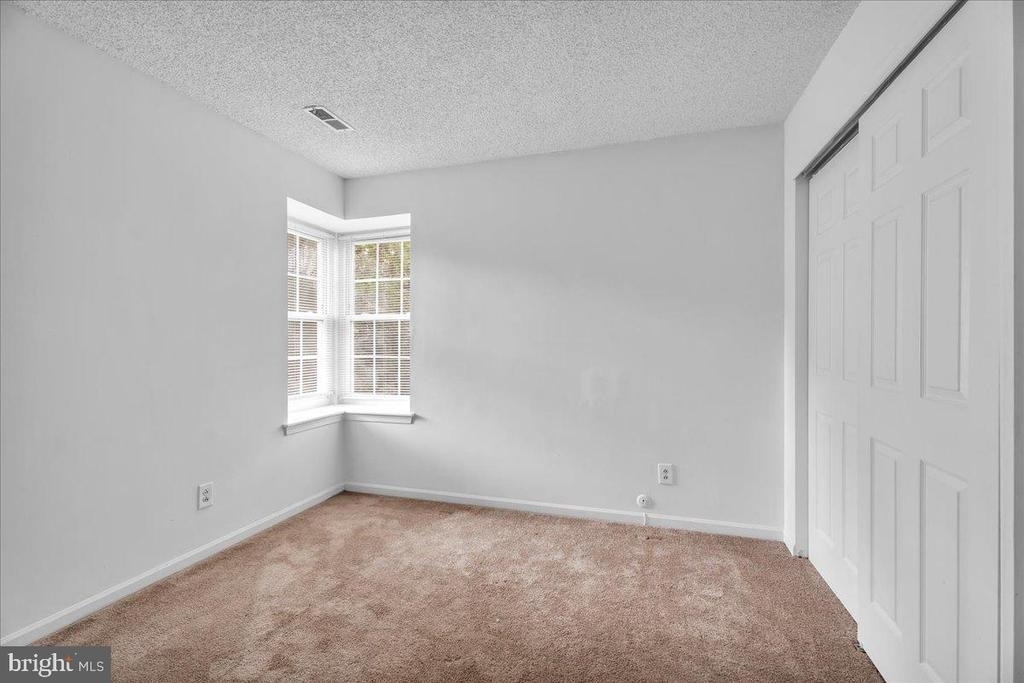 10 Franklin Place - Photo 15