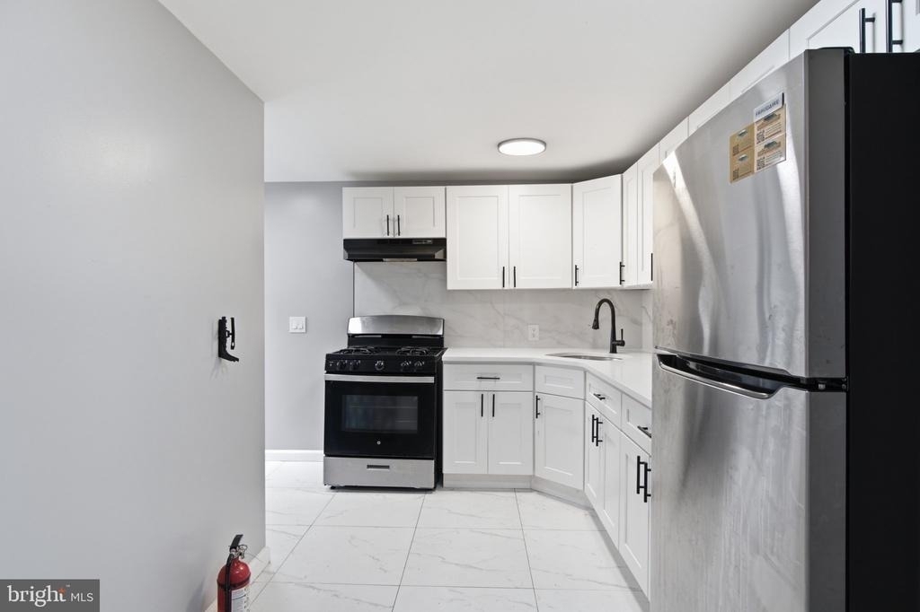 216 Garden Street - Photo 3