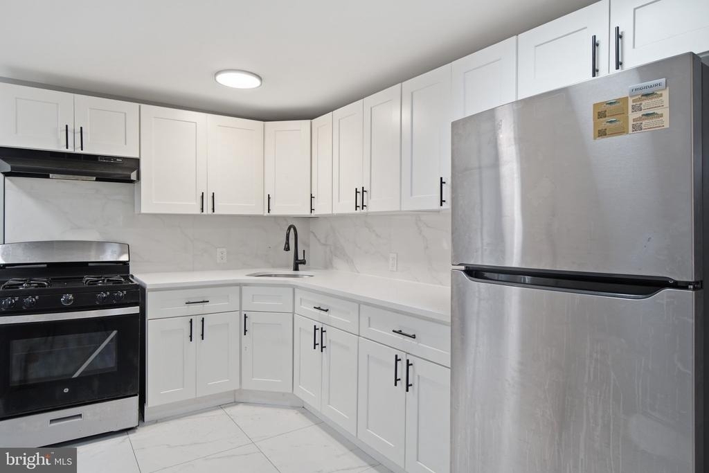 216 Garden Street - Photo 1