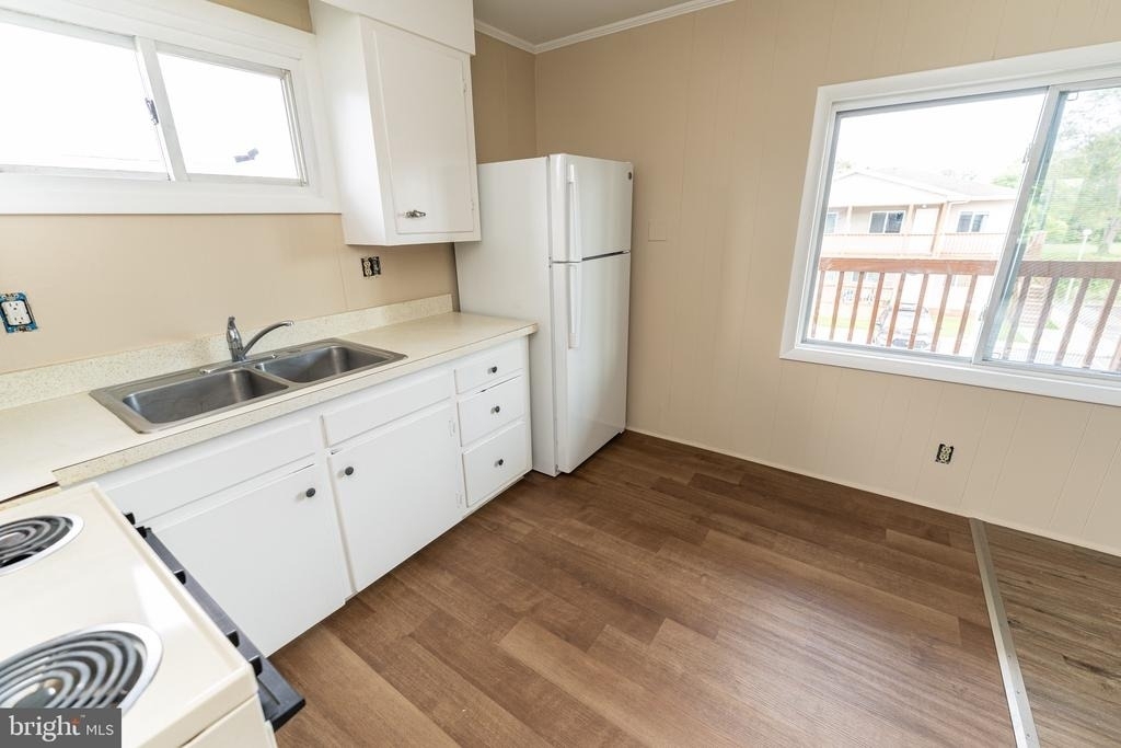 516 Bay Street - Photo 12