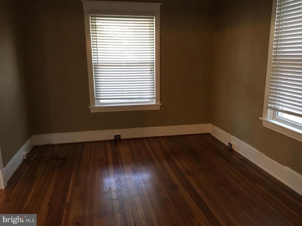 249 Westside Ave - Photo 2