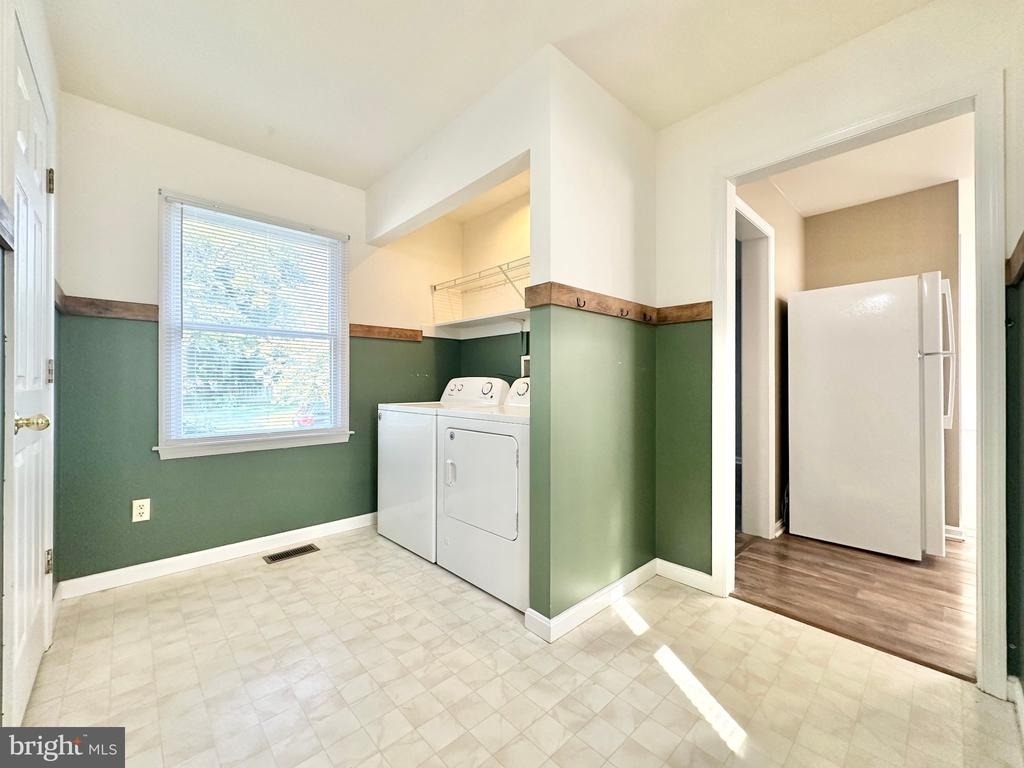 8337 Colony Circle - Photo 14