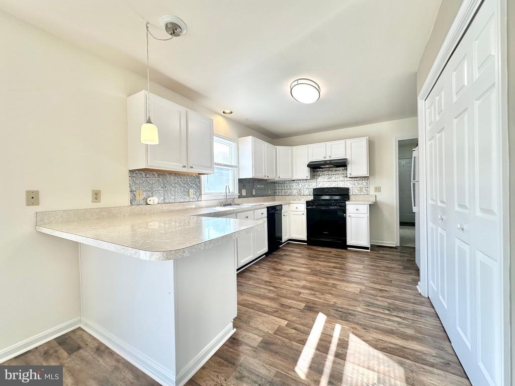 8337 Colony Circle - Photo 6