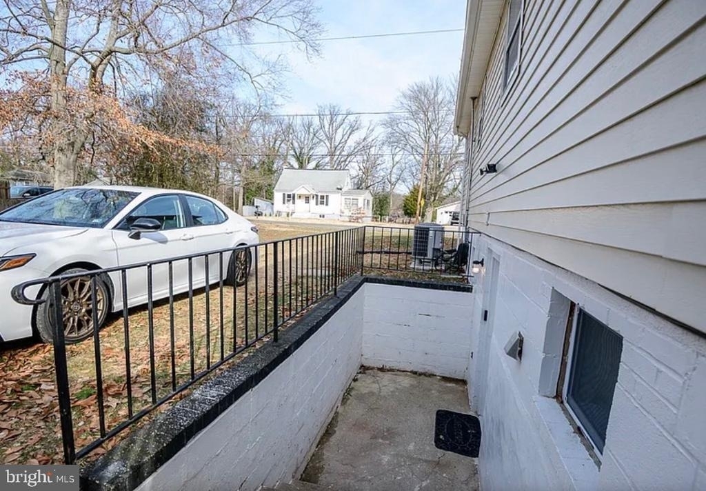 8007 Prince Georges Drive - Photo 5