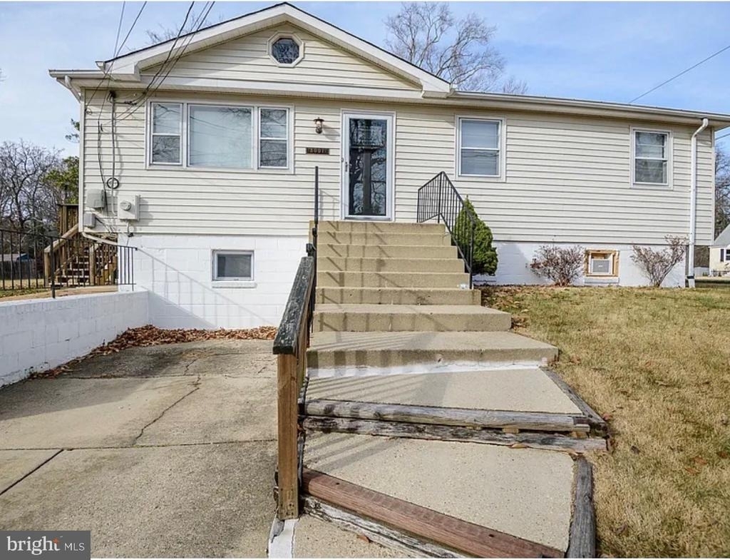 8007 Prince Georges Drive - Photo 7