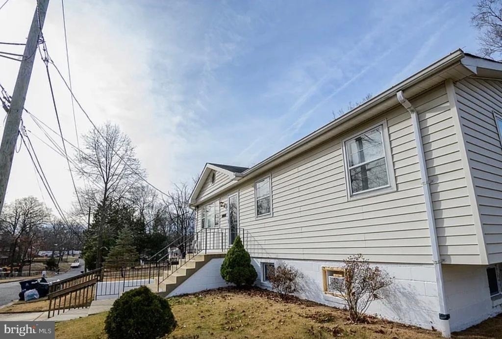 8007 Prince Georges Drive - Photo 8