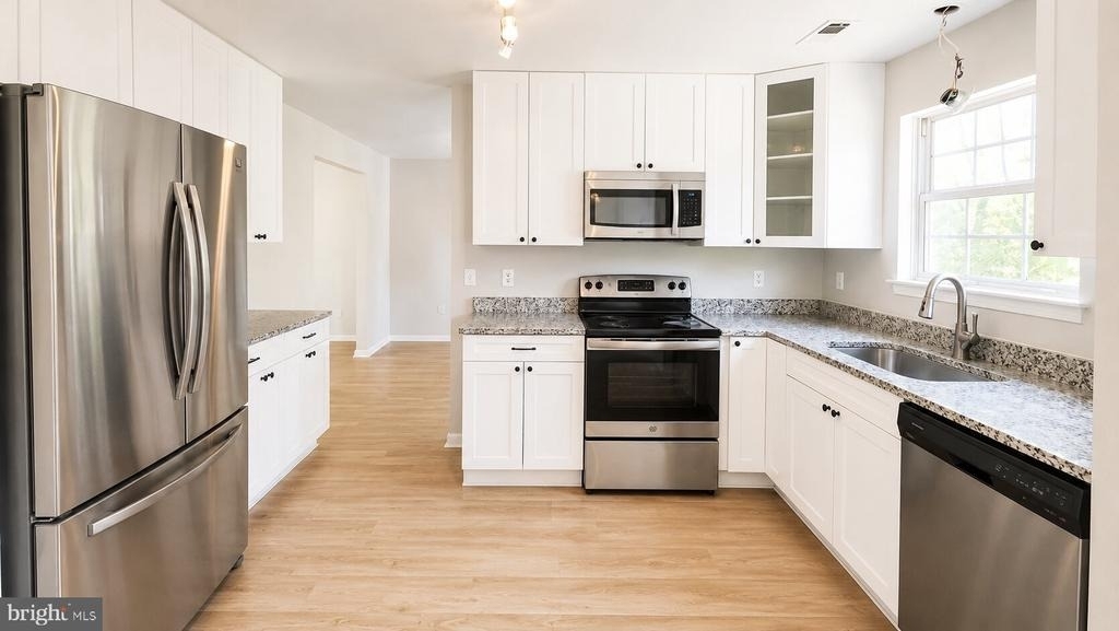 4105 Farmer Place - Photo 8