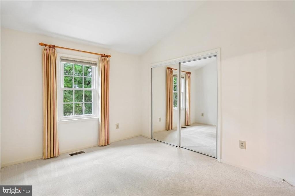 8912 Barrowgate Court - Photo 15