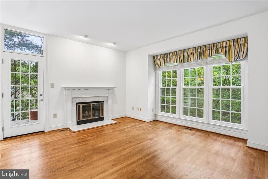 8912 Barrowgate Court - Photo 7