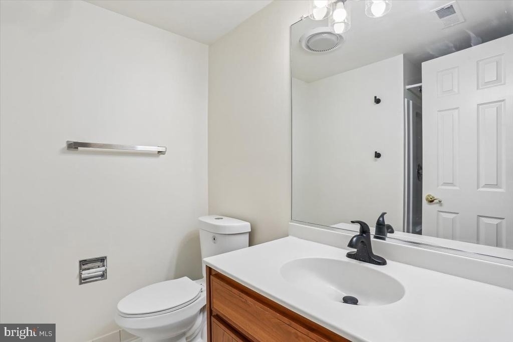 8912 Barrowgate Court - Photo 18