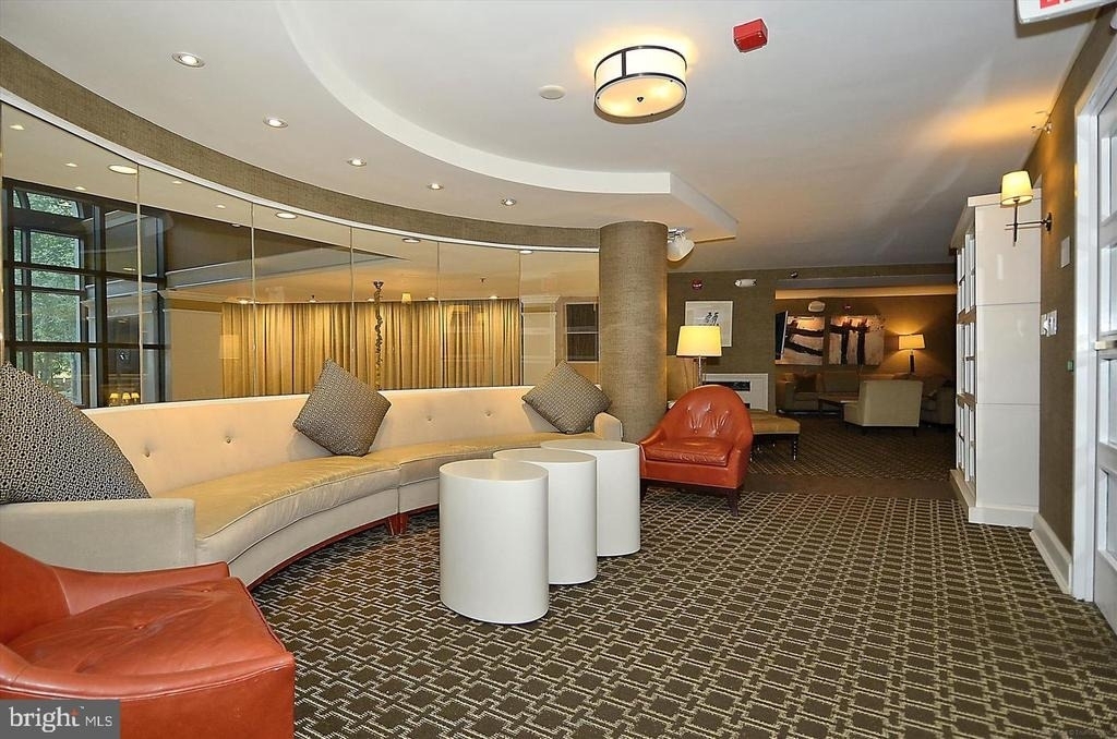 10101 Grosvenor Place - Photo 32