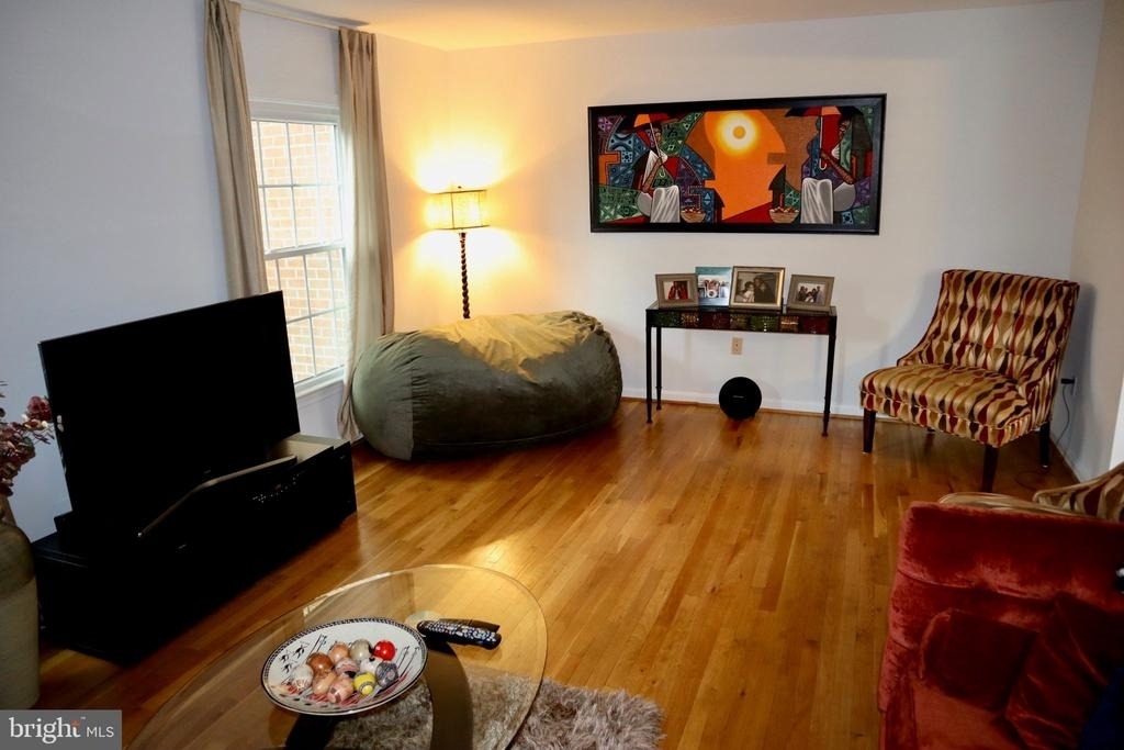 10951 Amherst Avenue - Photo 9