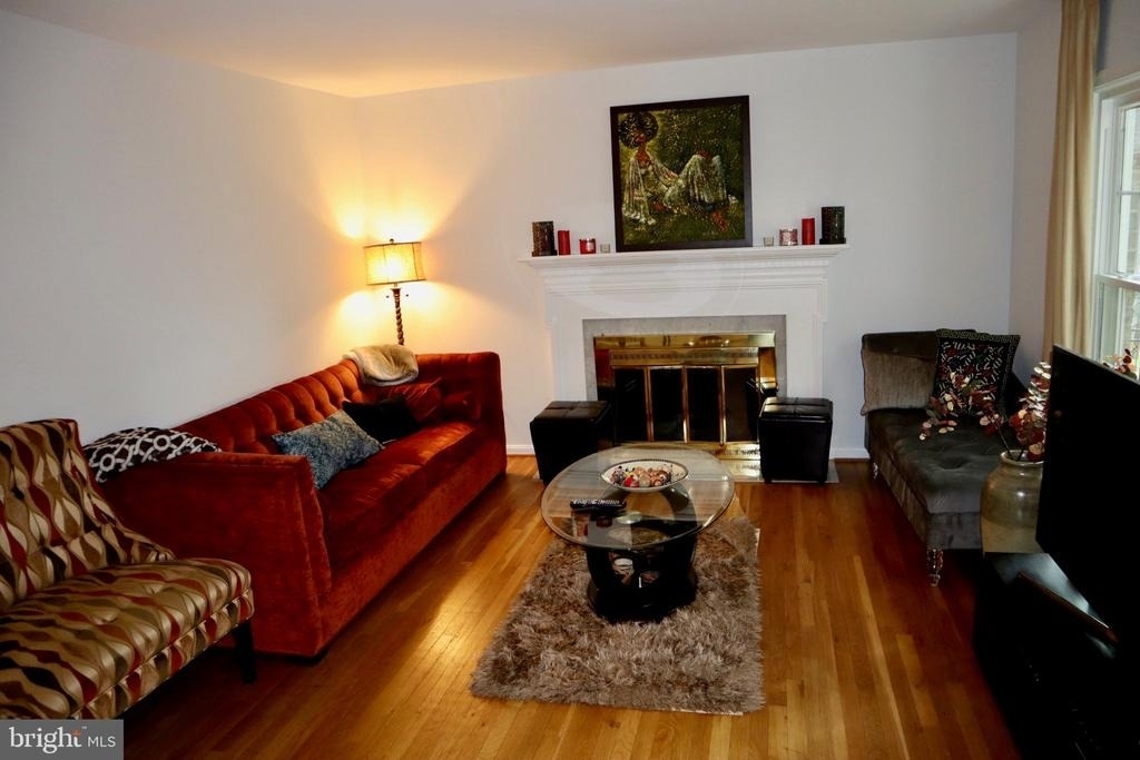 10951 Amherst Avenue - Photo 8