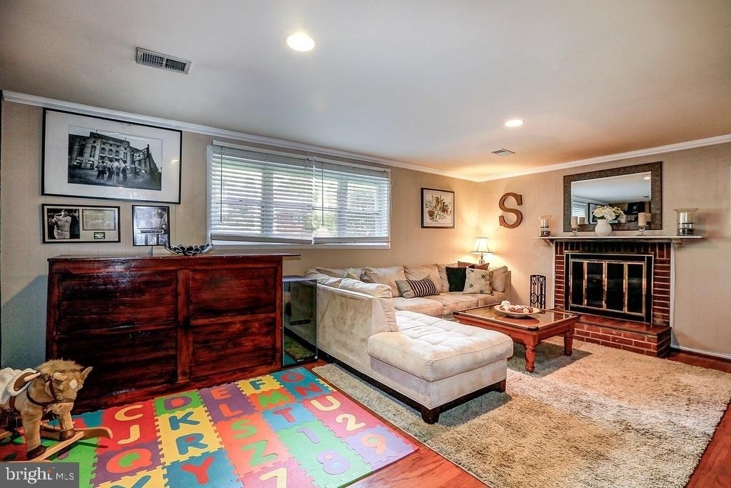 12217 Hunters Lane - Photo 11