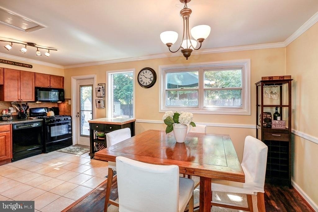 12217 Hunters Lane - Photo 5
