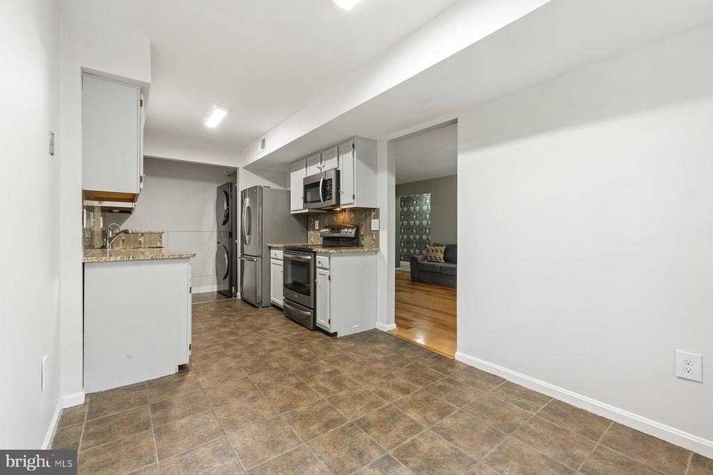 2401 Normandy Square Place - Photo 15