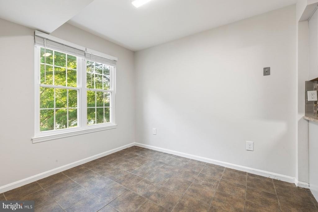 2401 Normandy Square Place - Photo 14