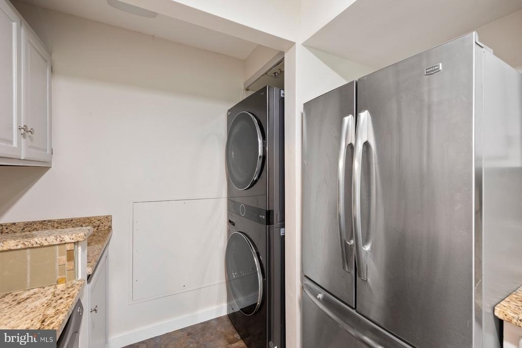 2401 Normandy Square Place - Photo 17
