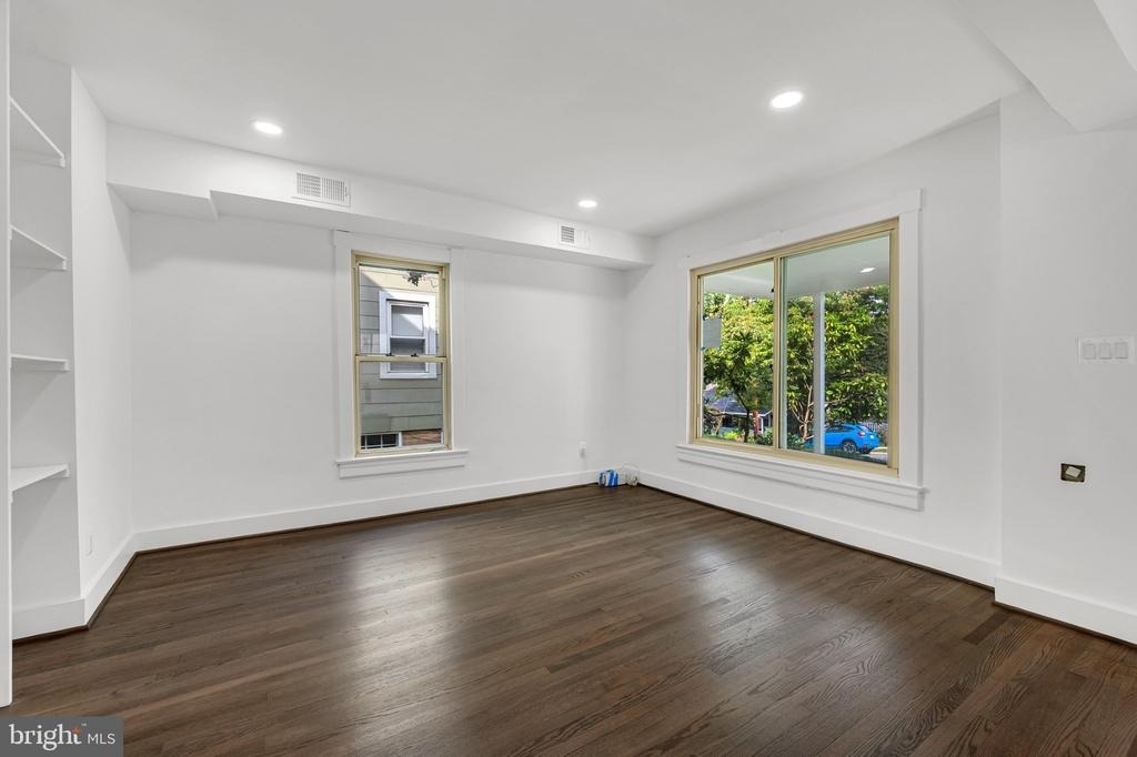 710 Silver Spring Avenue - Photo 8