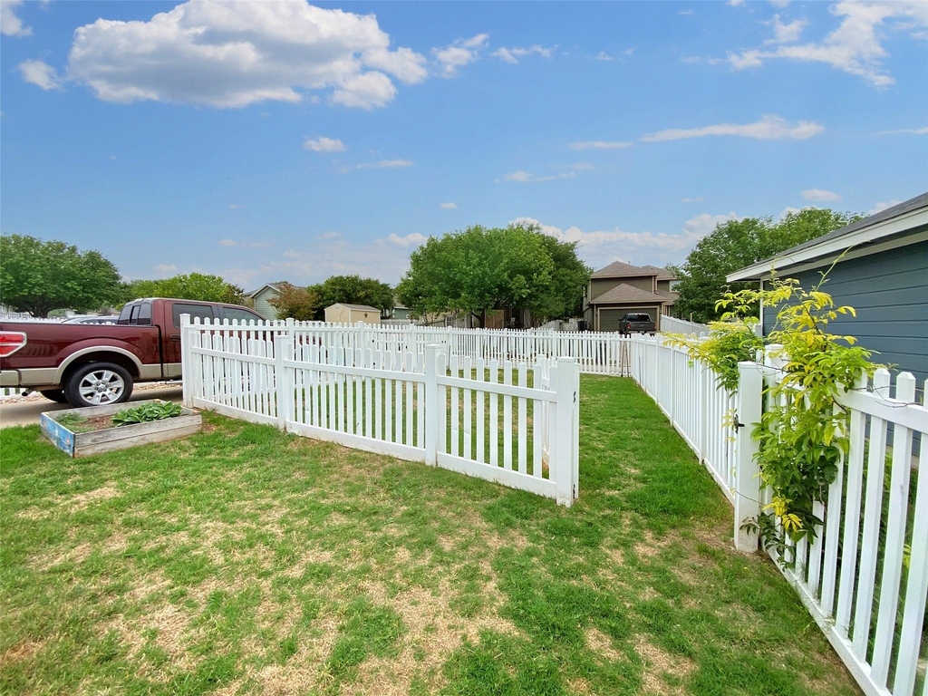701 Sampson St - Photo 31