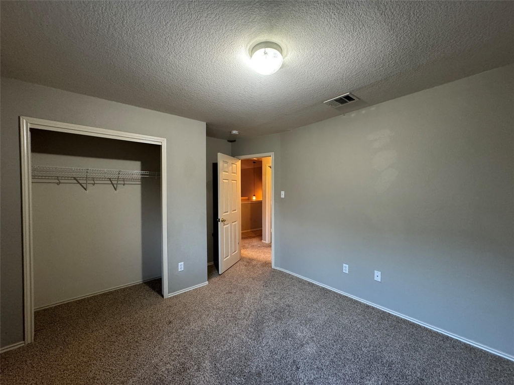 701 Sampson St - Photo 16