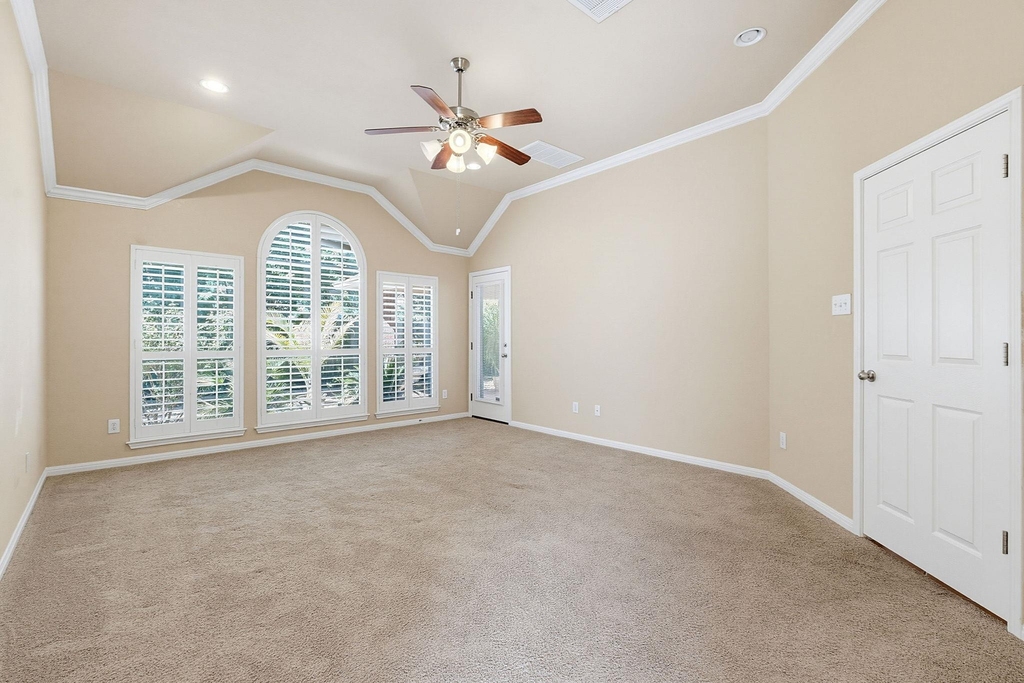 16305 Almaden Dr - Photo 14