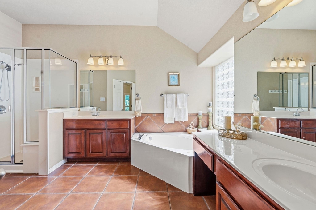 16305 Almaden Dr - Photo 17