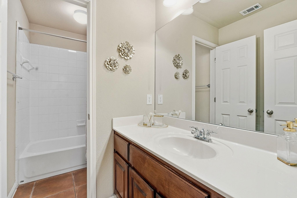 16305 Almaden Dr - Photo 24